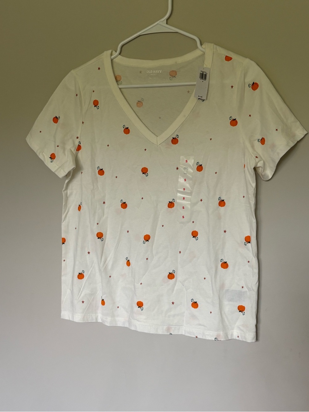 Old Navy White V-Neck Tee with All Over Pumpkin Print